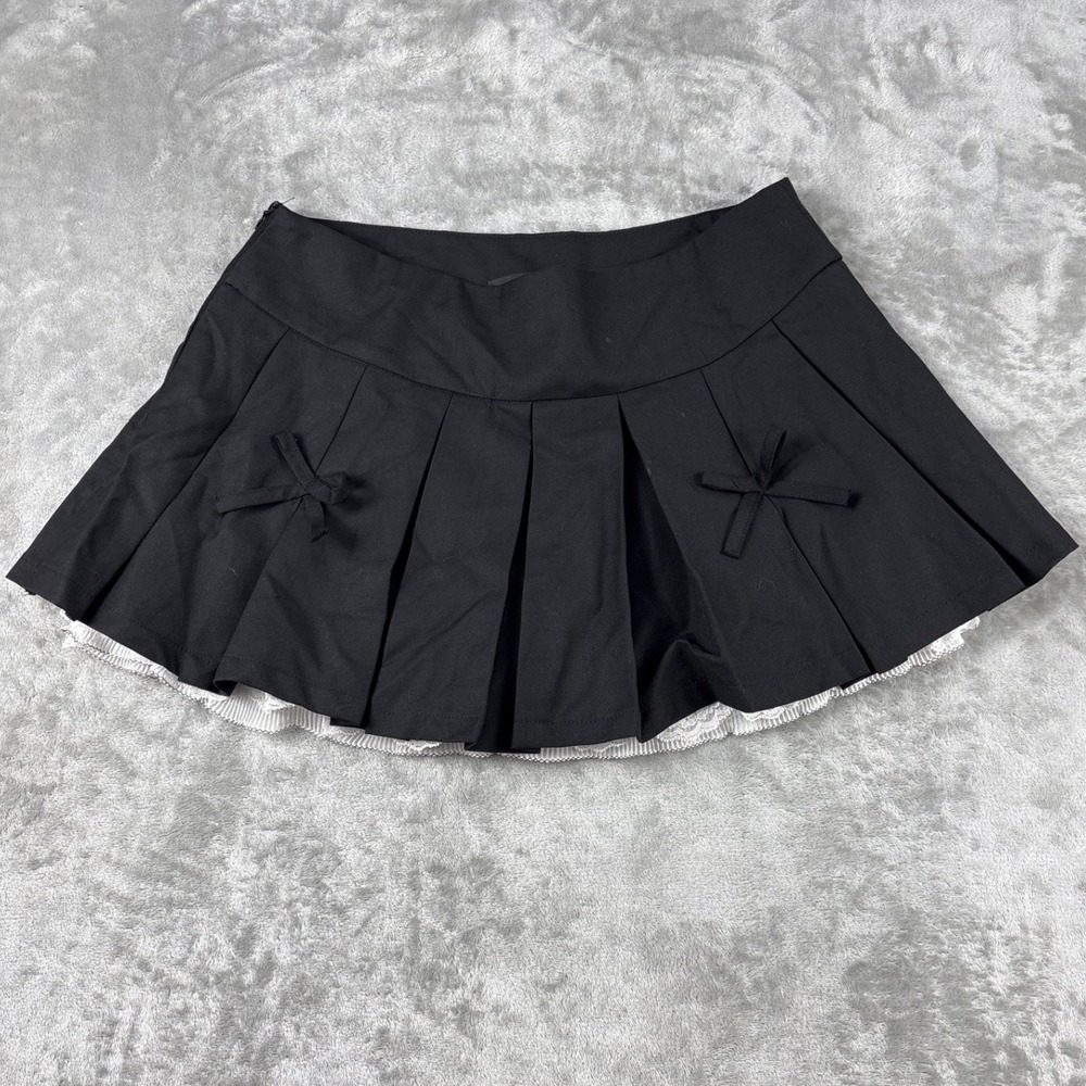 Akira Black Pleated Mini Skirt with Bows and Lace Trim Size L 24KB8117 Preppy